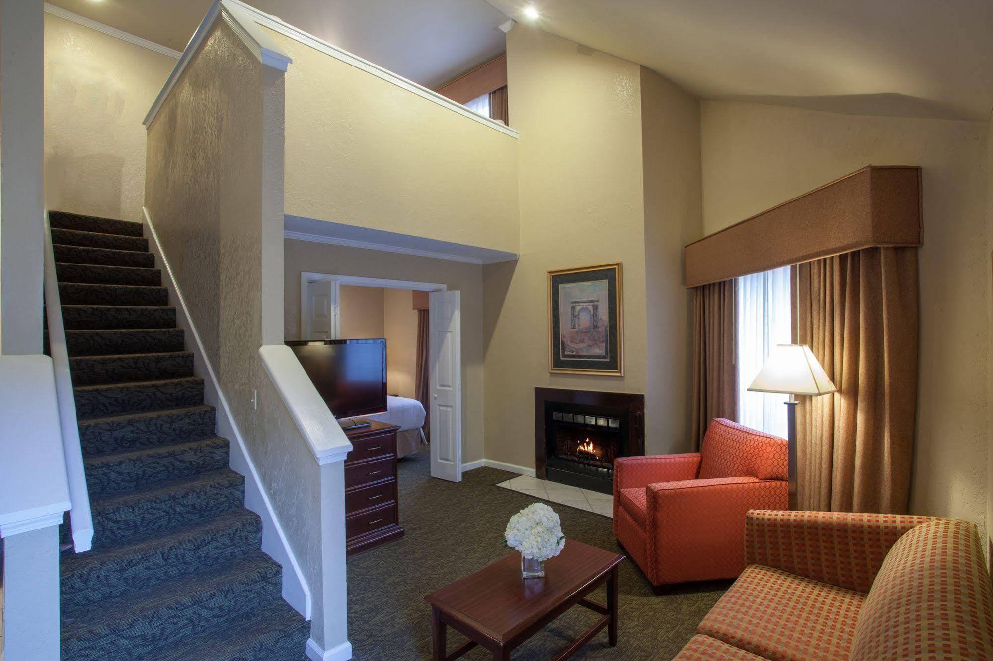 Cloverleaf Suites Bâton-Rouge Extérieur photo